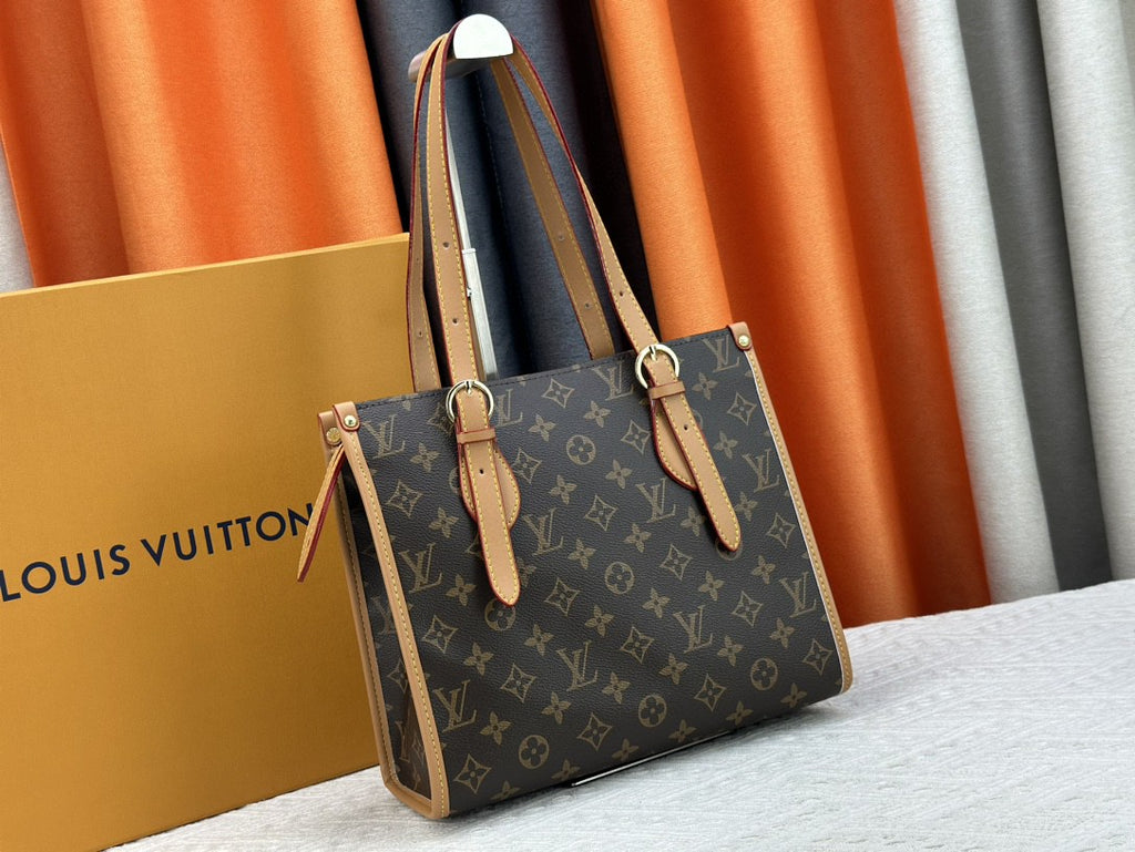 👜 Luxury Monogram Handbag
Elegant