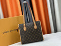 👜 Luxury Monogram Handbag
Elegant