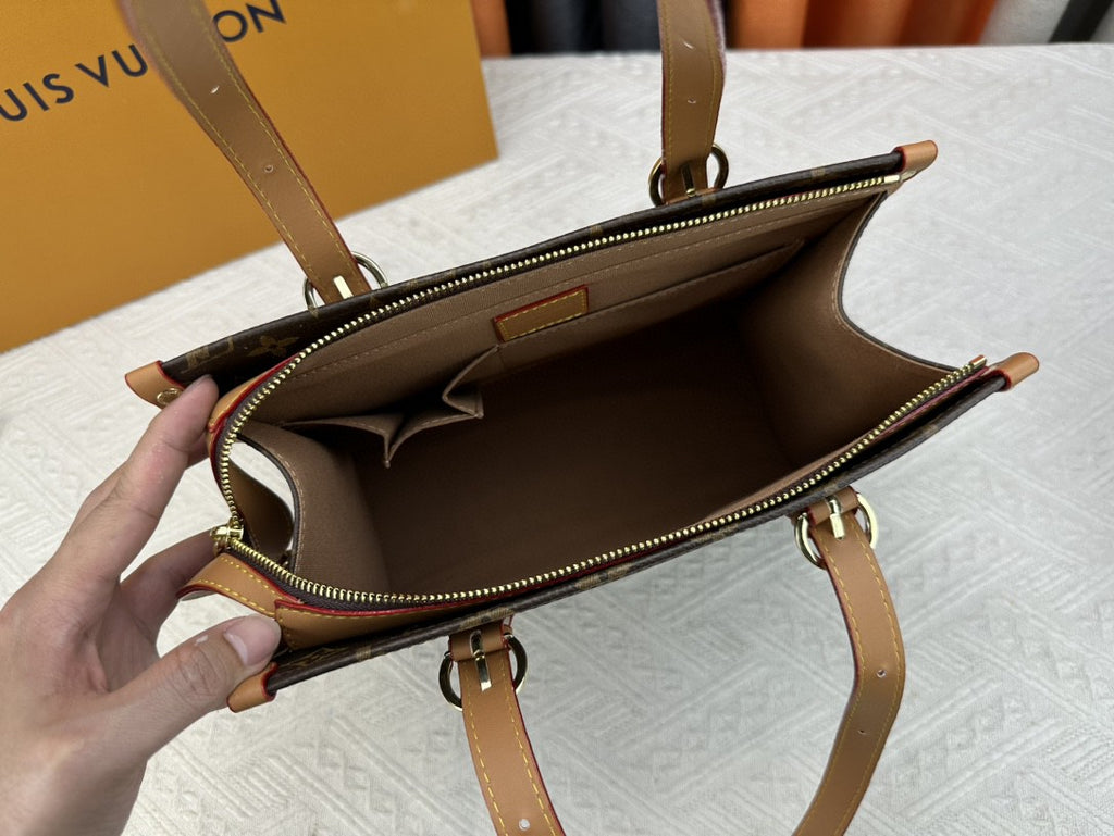 👜 Luxury Monogram Handbag
Elegant