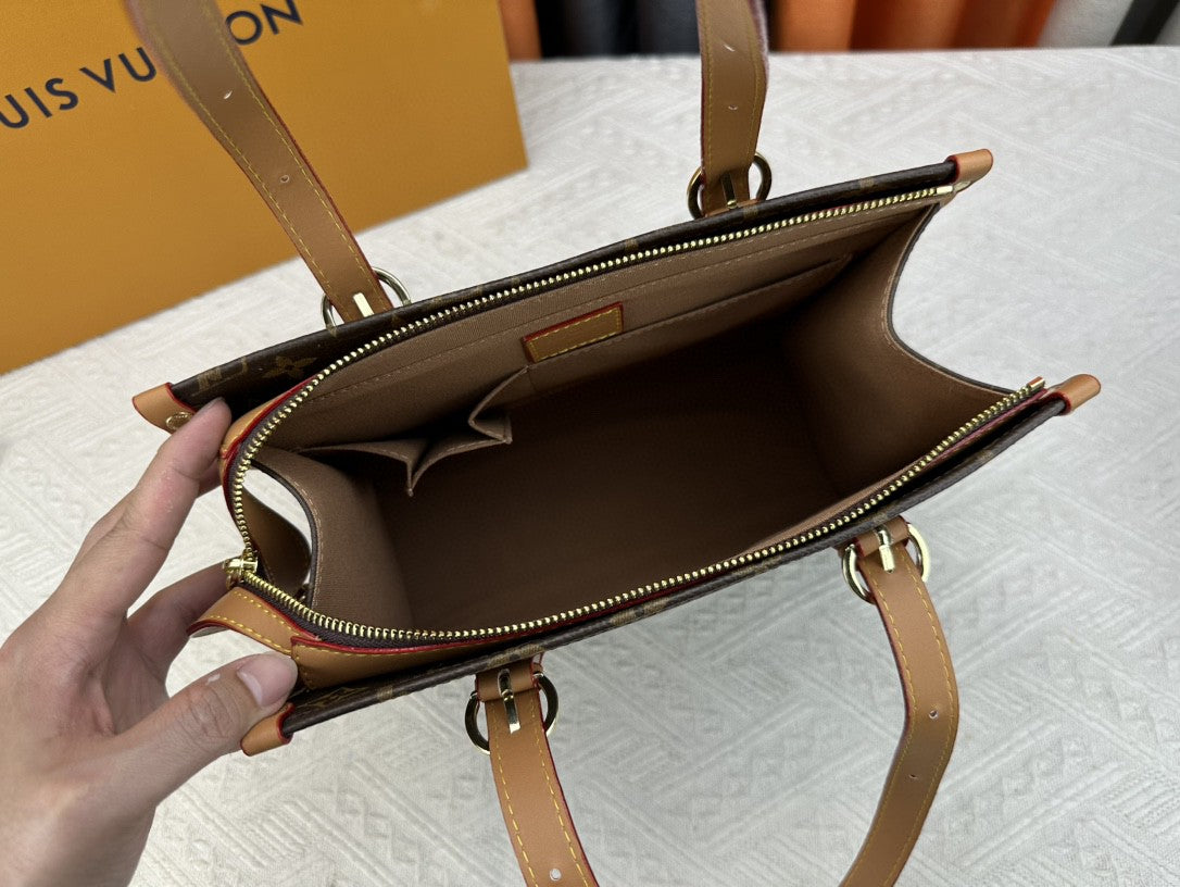 👜 Luxury Monogram Handbag
Elegant